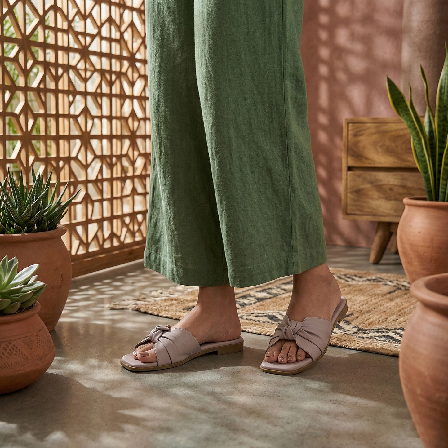 Soft Knot Comfort Flats
