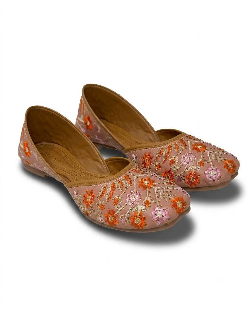 Floral Embroidered Juttis
