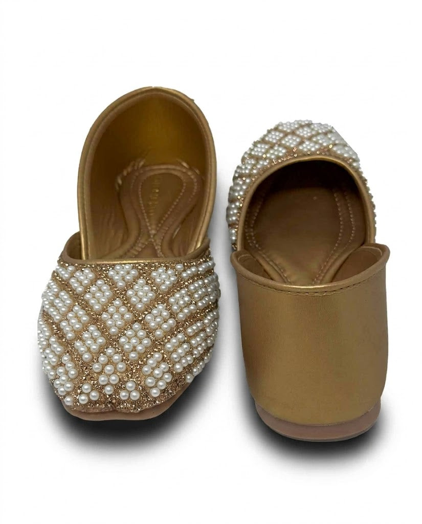 Pearl Luxe Juttis