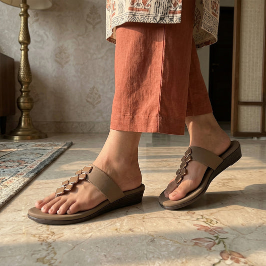 Zoya Square Charm Flats