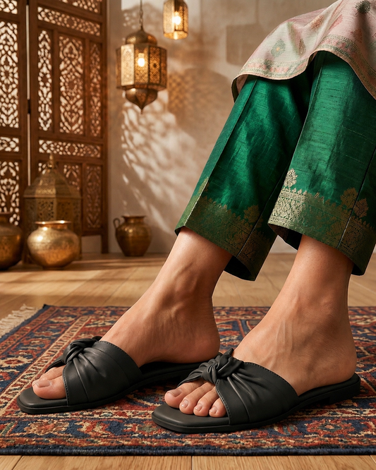Soft Knot Comfort Flats